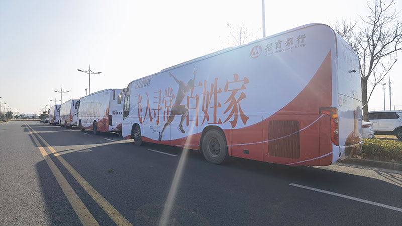 巴士车身广告制作,你知道要注意什么吗?